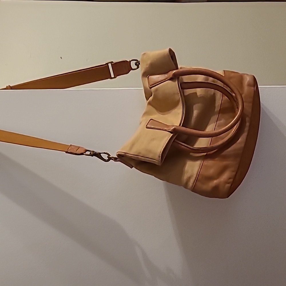 Margot -Foldover Zip Crossbody - Picture 2 of 9